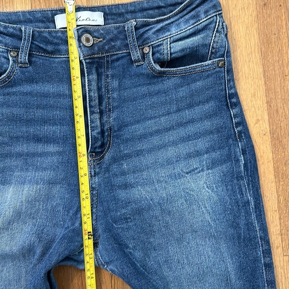 KanCan | Women’s blue jeans with distressed hem at ankles - Picture 9 of 16